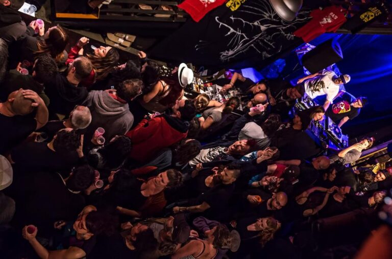 bar-after-thomas-poumier