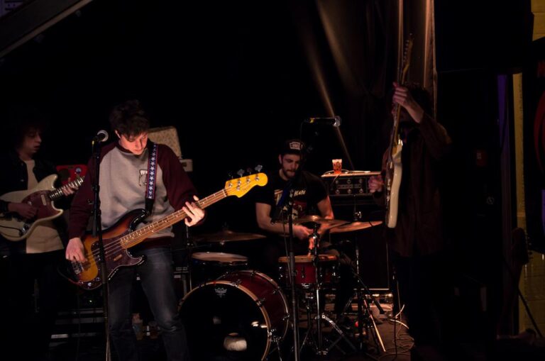 scene-bar-thomas-poumier